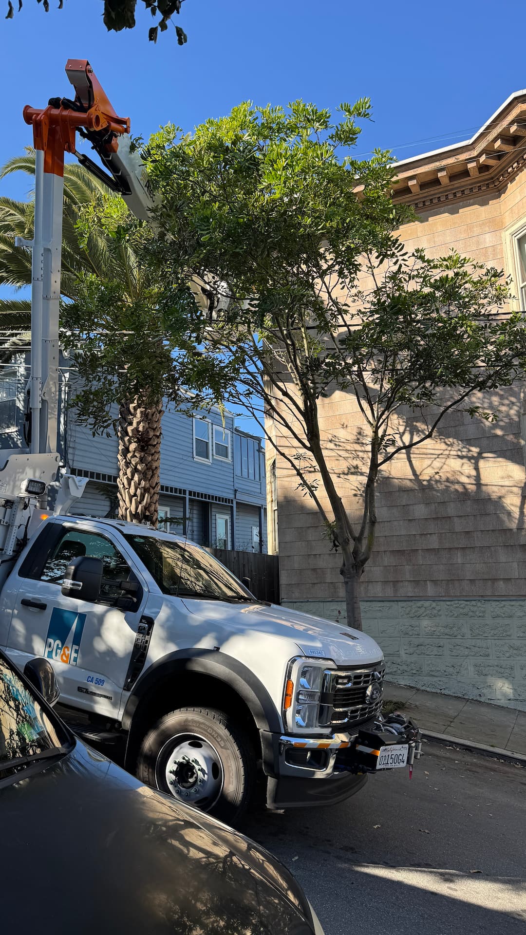 Multifamily overhead electrical service work in San Francisco
