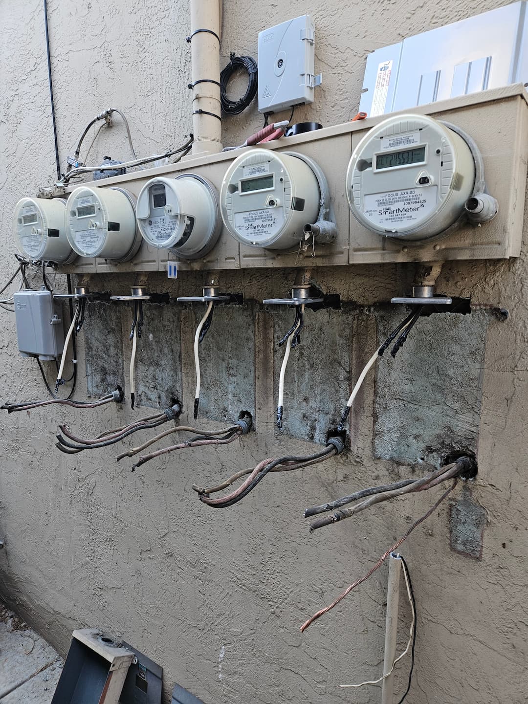 Panel replacement wiring preparation in Oakland multi-unit property