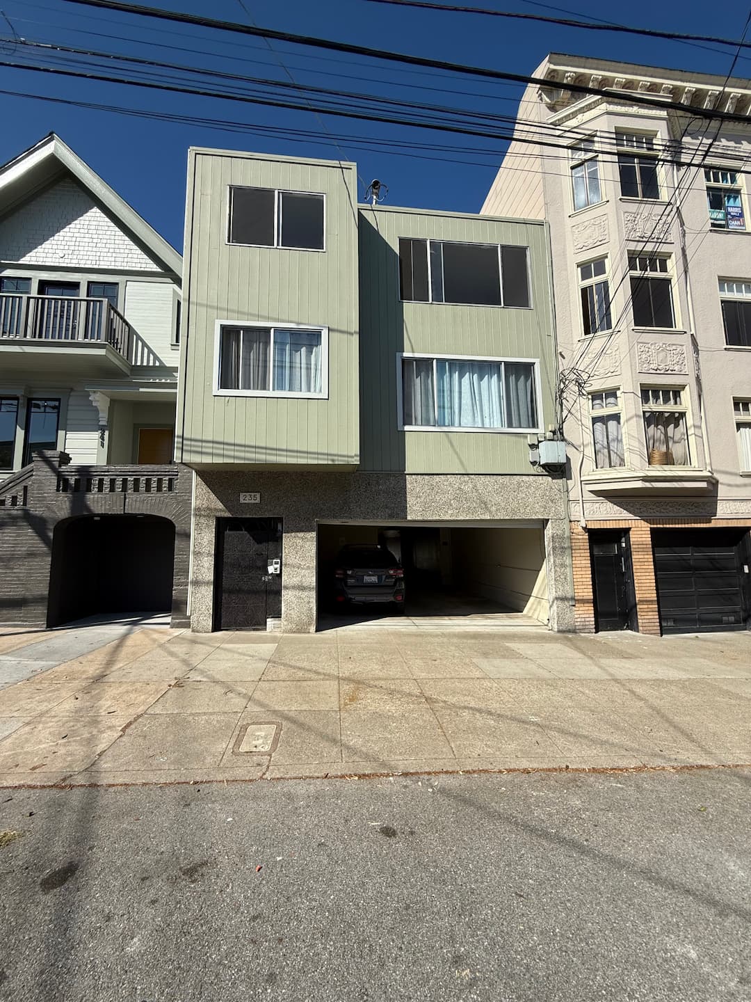 Six-unit apartment building on 19th Street San Francisco