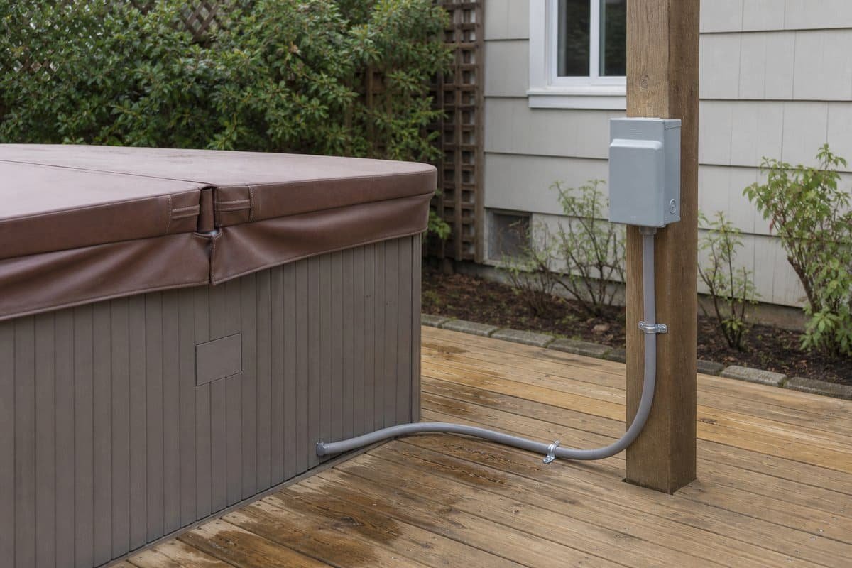 Outdoor 240-volt disconnect installed for spa equipment